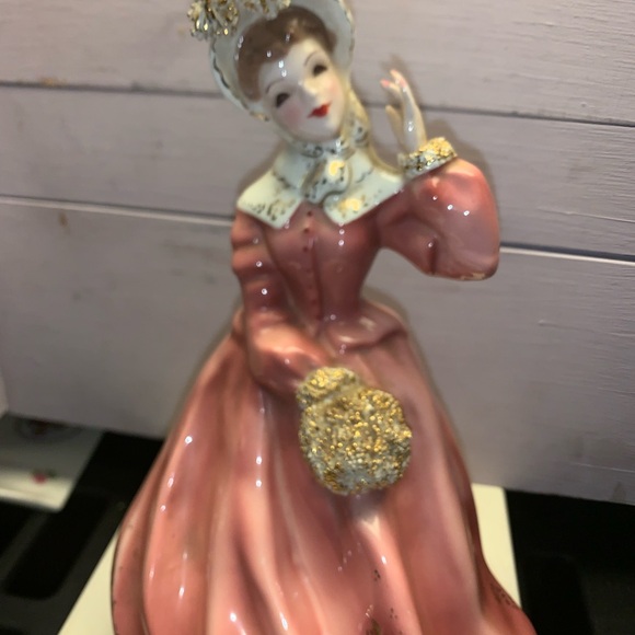 Pasadena Florence Ceramic Figurine Pink Dressed Woman With Flowers - Picture 1 of 9